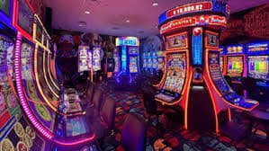 Meja live casino dengan dealer profesional di pararaja777